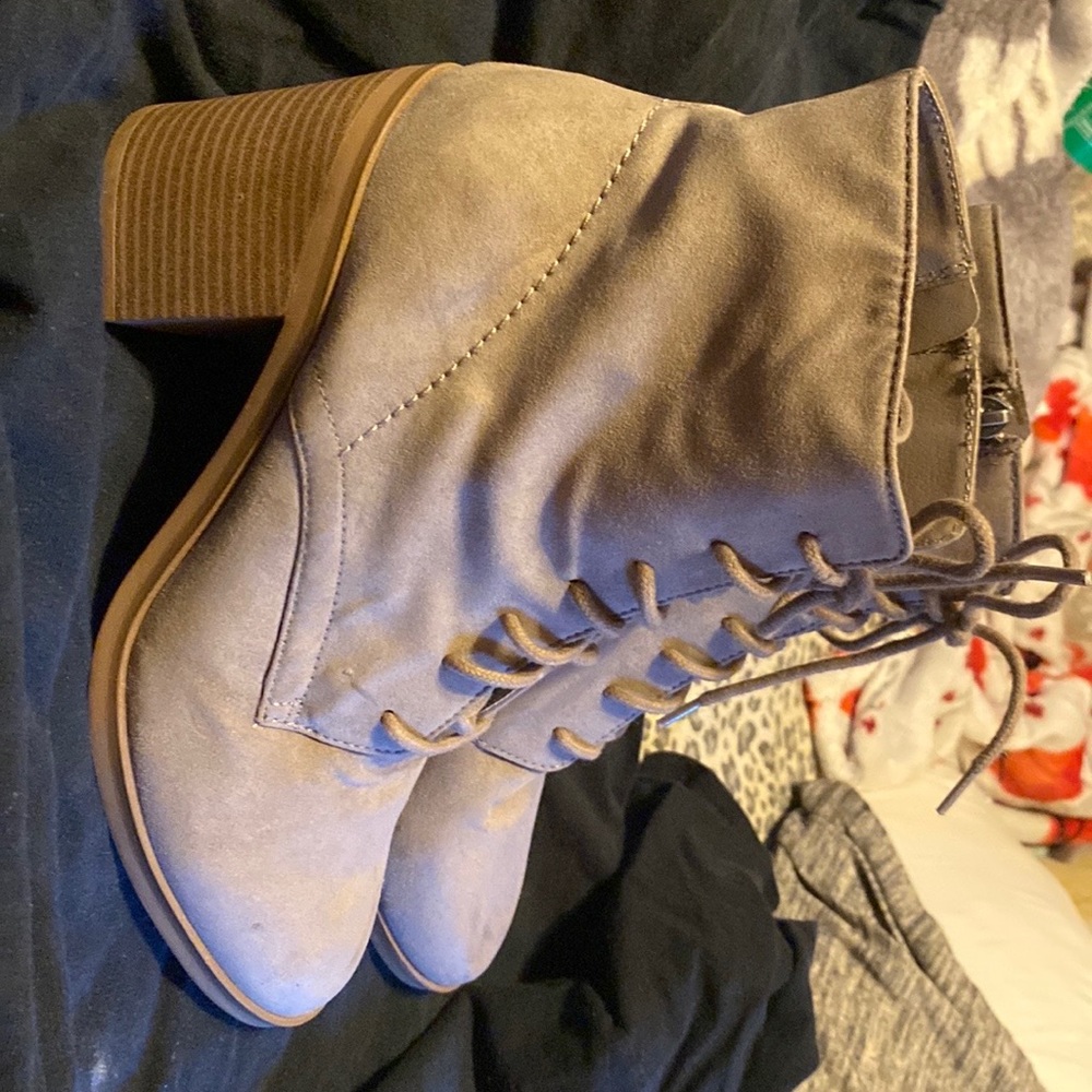 High heel boots